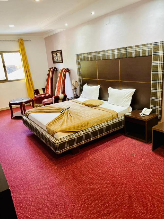 Class Hotel Браззавіль Екстер'єр фото